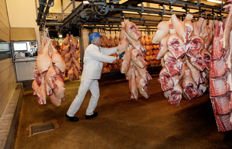 Slaughterhouses asked their suppliers to pay extra attention to preventing residual products.