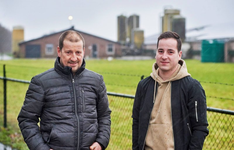 Jos van Sleeuwen met zijn zoon Daan die het bedrijf graag wil overnemen.