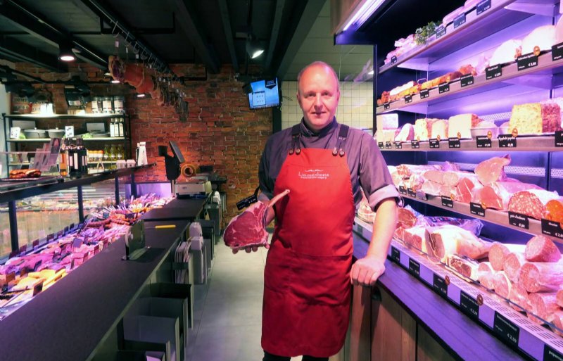 Peter Mol, vleesveehouder en slager in Hoek