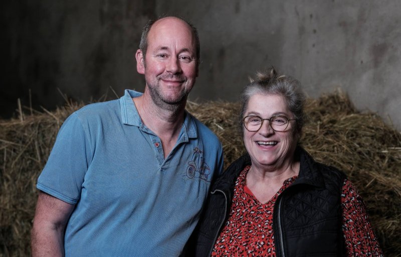 Melkveehouder Anton Baks en zijn vriendin Diana van Engelenhoven.