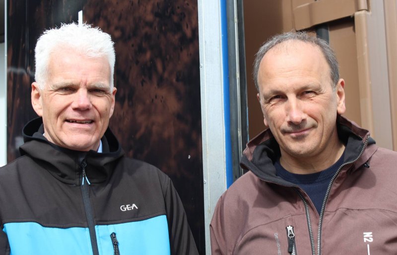 Harm Ypma (links) van GEA en Henk Aarts van N2 Applied werken samen in het project rond de Manure Enricher.