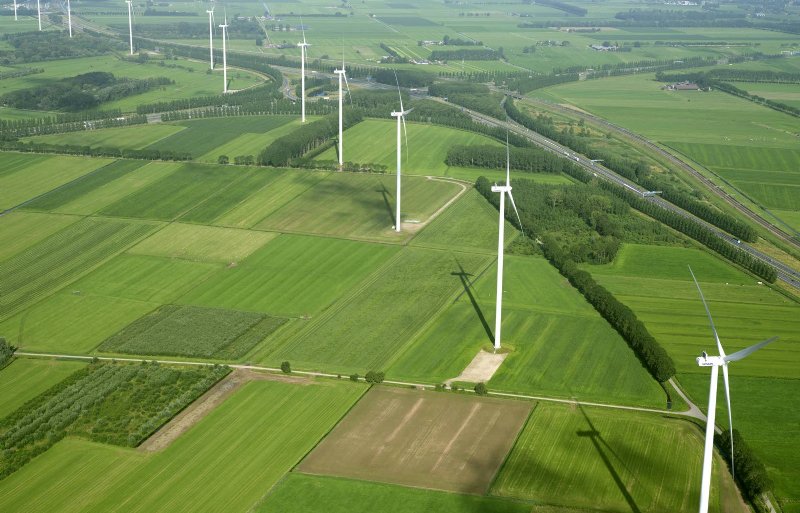 Coöperatie Betuwewind exploiteert zeven windmolens. Een deel van de winst stroomt naar een
verduurzamingsfonds.