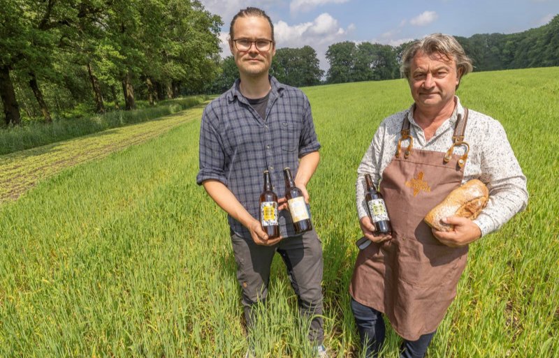 Medewerker Joost Sleiderink en eigenaar Marcel van Silfhout van GraanGeluk