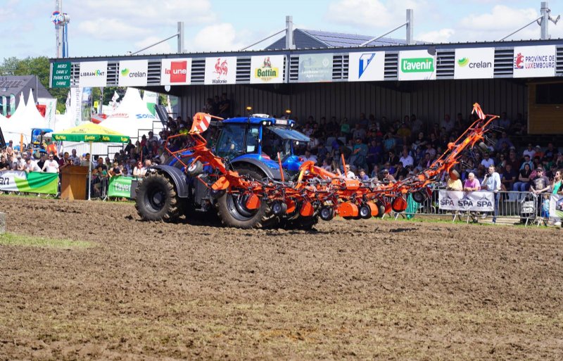 Deze Kuhn schudder is met een werkbreedte van 13 meter de breedste gedragen schudder op de markt