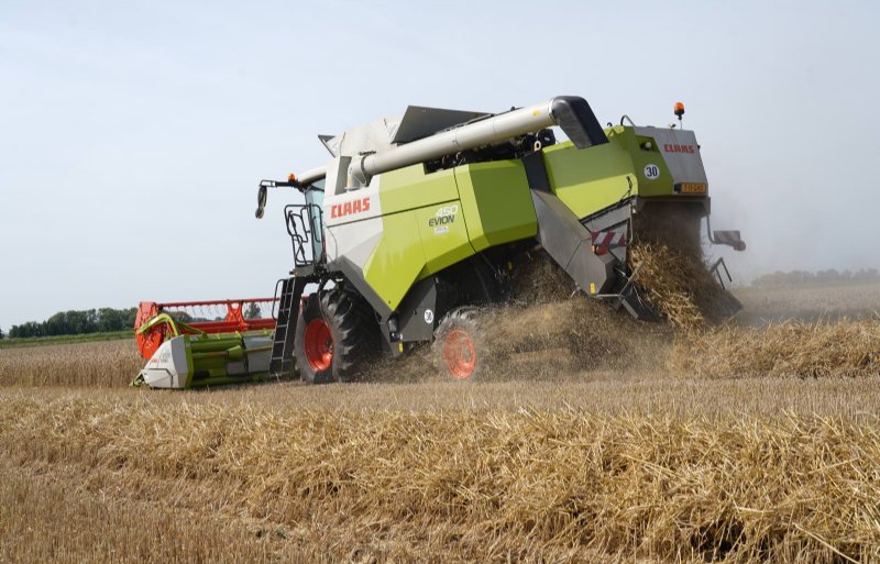 Automatiek op de combine ondersteunt de chauffeur in het constant blijven bijstellen van de instellingen, zeker bij wisselende omstandigheden is dat een pré..