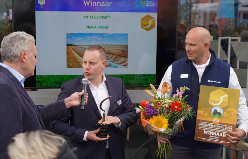 New Holland heeft de Bronzen Sikkel 2024 voor beste innovatie gewonnen met de IntelliSense.