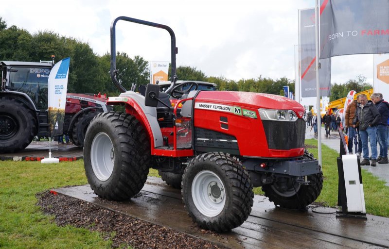 De Massey Ferguson 1700 is vanaf begin volgend jaar te koop.