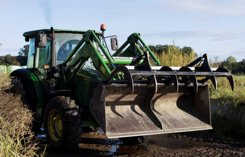 Nieuwe machines kopen blijkt makkelijker te zijn nu Burgers stopt met zijn bedrijf.
