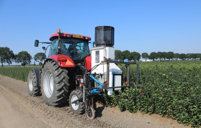 De Electro Weeder is de nieuwste innovatie van de Flevolandse machinebouwer Andela Techniek en Innovatie.