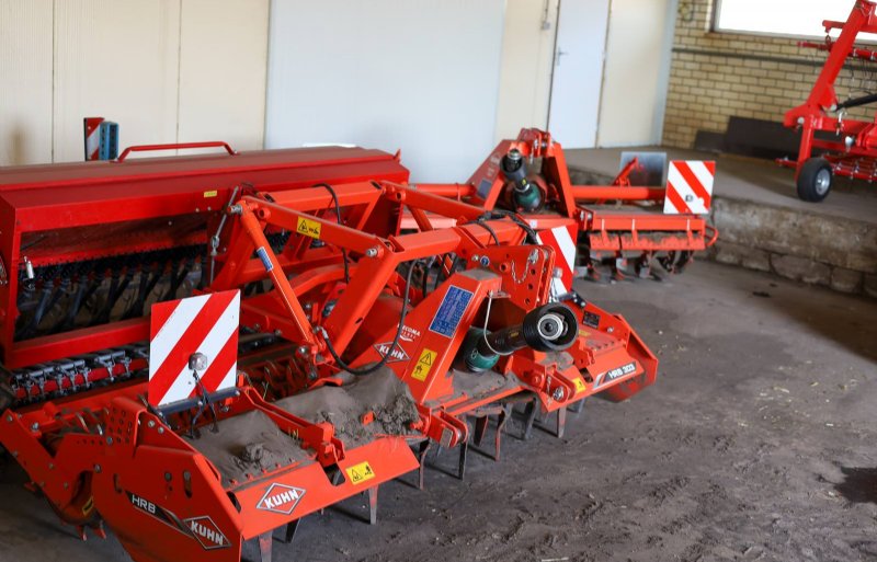 Verbeek investeerde in machines om zelf voer te kunnen verbouwen.