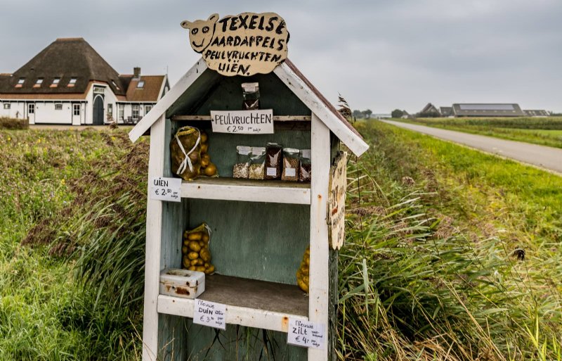 Lap verkoopt meer dan alleen lavendelproducten aan de weg.