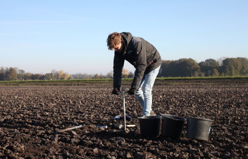 Handmatig bemonsteren zit volgens Soilz-eigenaar Jos Raedts nog te veel in het DNA van de landbouw.