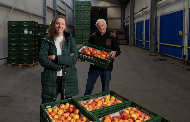 Fruitteler Juliette Vernooij is een van de acht telers die in de eindejaarsspecial van Nieuwe Oogst aan het woord komt. ‘Over tien jaar staat hier een innovatief bedrijf dat flink is geautomatiseerd.' Haar verhaal is later deze week te vinden op nieuweoogst.nl/verandering.