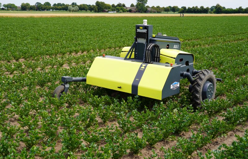 In plaats van pleksgewijs spuiten, druppelt de Kilter-robot op 6 millimeter nauwkeurig.