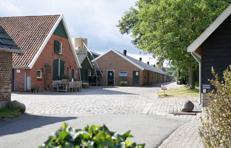 Het bedrijf in Hengevelde is het visitekaartje van de onderneming.