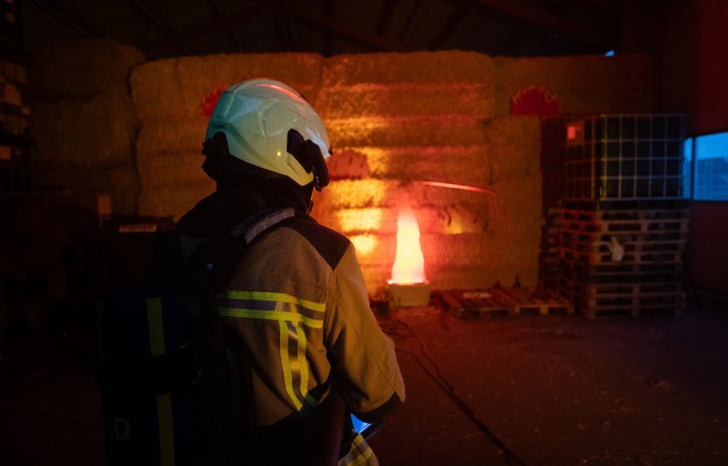 De brandweer ziet agrarische bedrijven als hoogrisicogebied voor de uitbraak van brand.