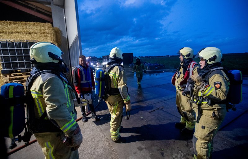 Agrarisch ondernemers kregen tijdens de brandweeroefening tips over hoe brand te voorkomen.