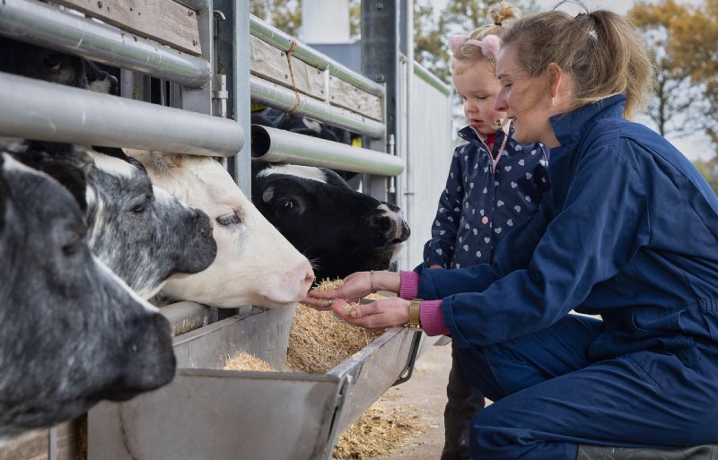 Sanne Dubbelhuis en dochter Noalise.