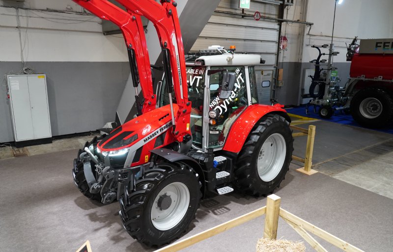 De Massey Ferguson 5S is nu ook met traploze Dyna-VT-bak verkrijgbaar.