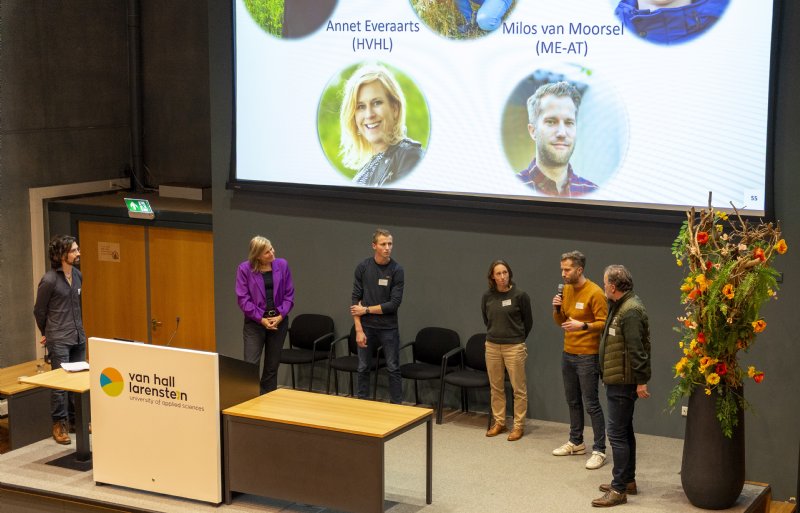 Paneldiscussie over eerlijke ketens en vertrouwen tussen boer, verwerker en afnemer.