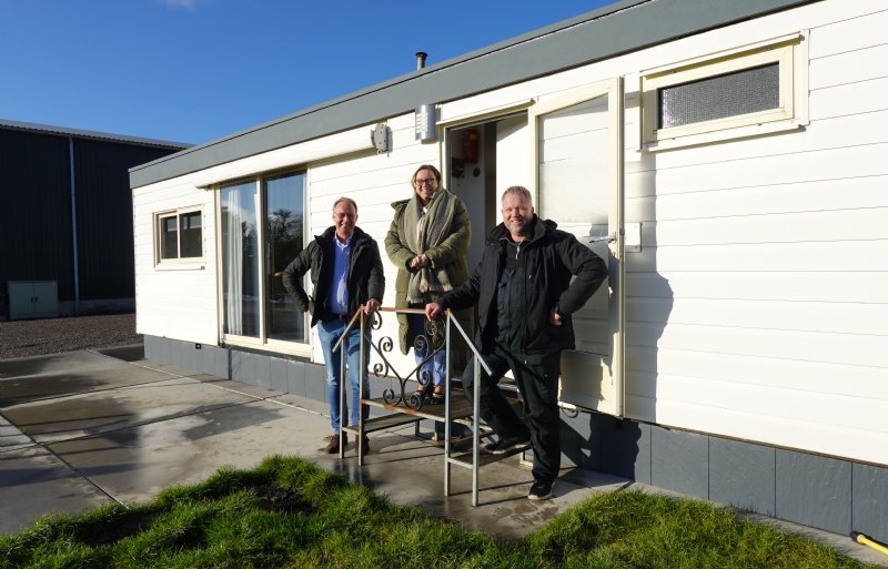 'Je wilt kwaliteit bieden, geen noodoplossing', zegt Gerlof Roubos, specialist arbeid en werkgeverschap bij de NFO. 'Wij stimuleren huisvesting op het eigen erf, dat ontlast bestaande woningen in dorpen.'