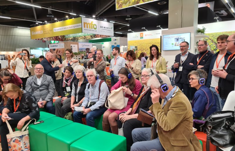 Deelnemers zijn gedeputeerden Marc Oudenhoven (Lokaal Brabant) en de Zeeuwse Arno Vael (BBB), ZLTO-vicevoorzitter Joris Baecke, beleidsmedewerkers, biologische boeren, een cateraar, mensen uit het agrarisch onderwijs en zelfs een huisarts.