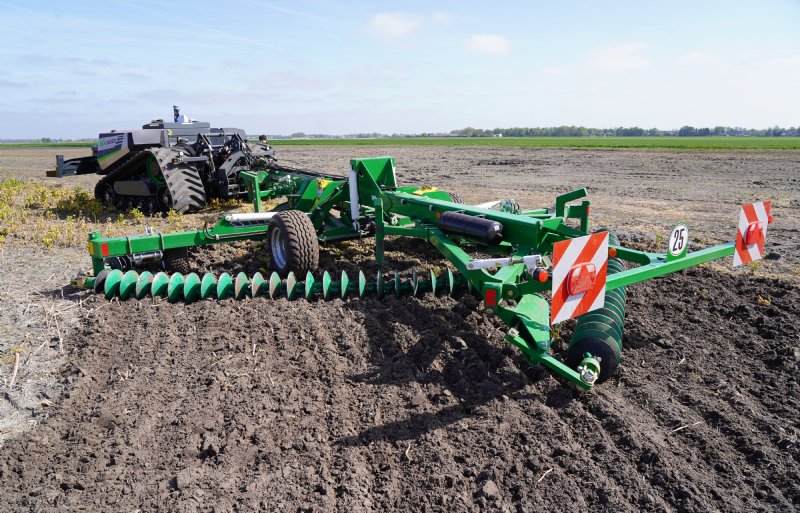 De Kelly-kettingeg is vanaf nu ook met een werkbreedte van 5 meter te krijgen.