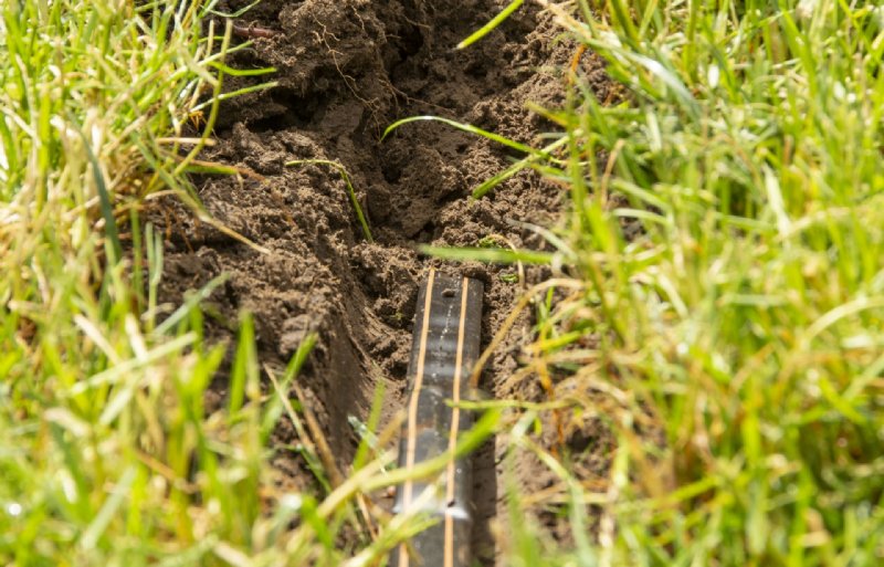 De speciaal voor Smartdrip ontwikkelde buizen van Netafim laten water en meststoffen door, maar geen grond naar binnen.
