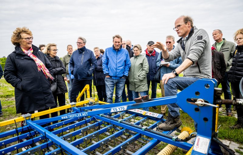 Teler Henk Verdegaal (rechts) test methodes die hij anders nooit zou inzetten.