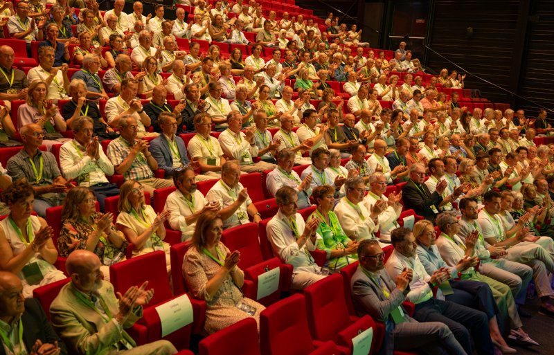 Een zaal vol genodigden tijdens het afscheid van Wim Bens als voorzitter van belangenvereniging ZLTO.