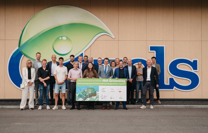 De tuinders en andere stakeholders die het gebiedsakkoord ondertekenden.