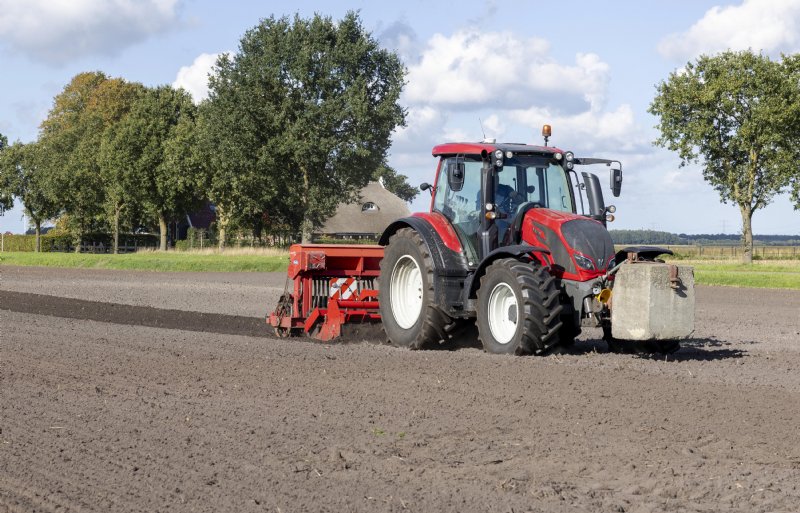 Fabrieksaardappelen eruit, weideklavermengsel erin - Nieuwe Oogst