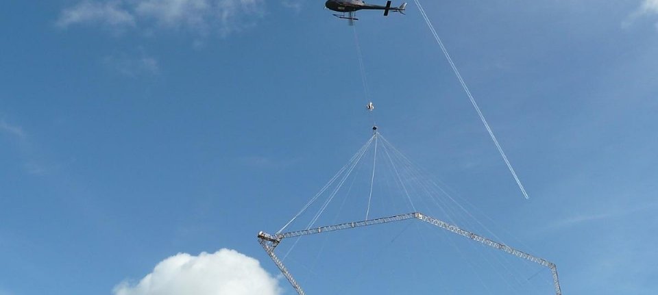 Laagvliegende Helikopter Boven Groningen En Drenthe Te Zien Nieuwe Oogst laagvliegende-helikopter-boven-groningen-en-drenthe-te-zien-nieuwe-oogst