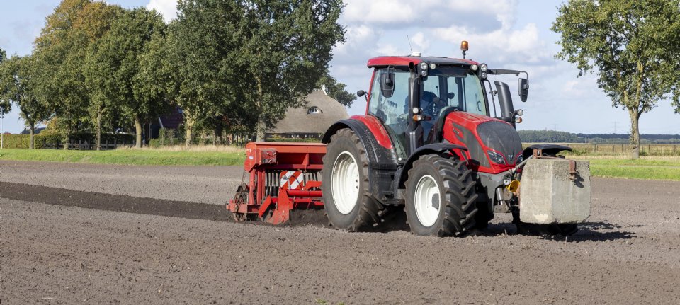 Fabrieksaardappelen eruit, weideklavermengsel erin - Nieuwe Oogst